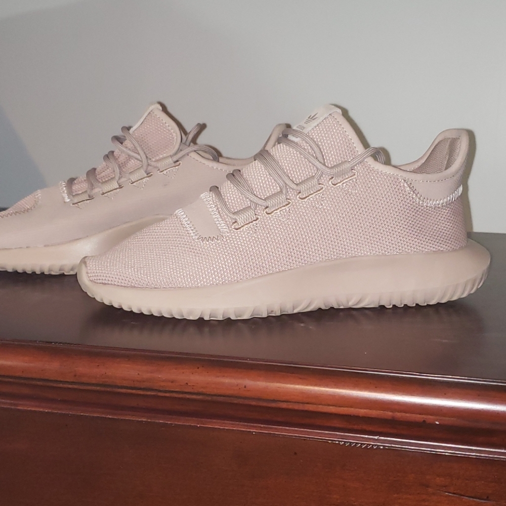 Shoes - Picture 2 of 4